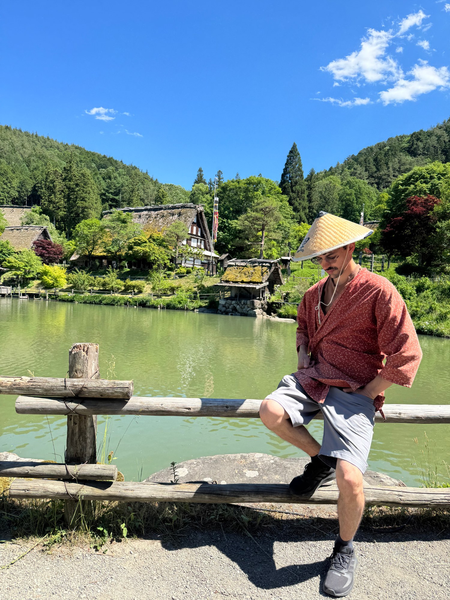Gros Patapouf dans un village japonais